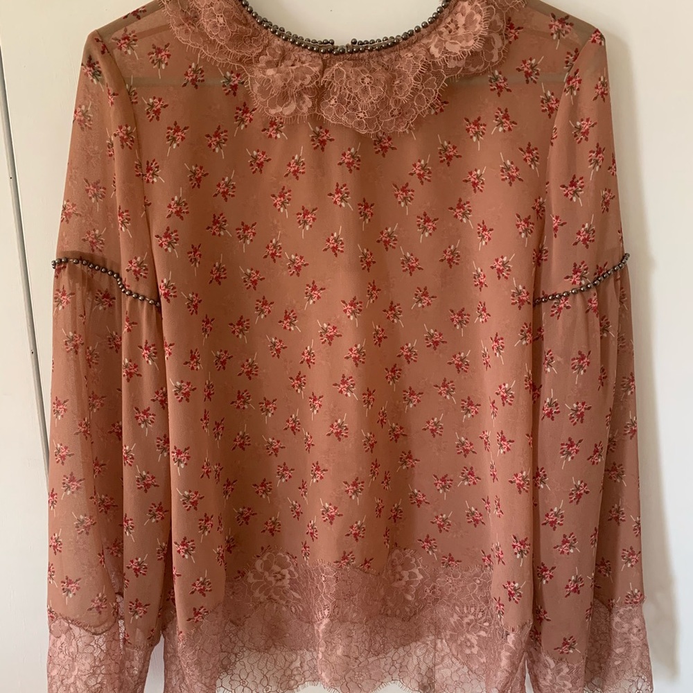 Beautiful blouse!!